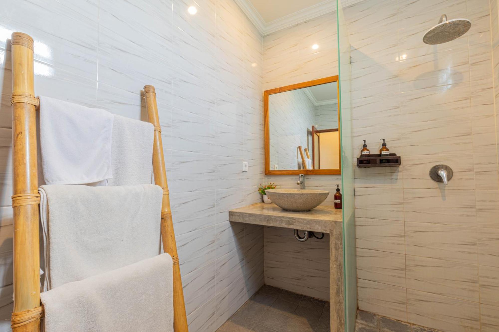 Frangipani House And Spa By Ecommerceloka Canggu  Exterior photo